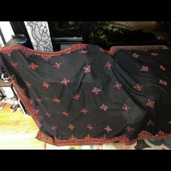 Beautiful throw - Picture 4 of 4